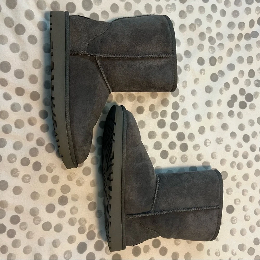 UGG Classic Short II Grey Boots Size 6